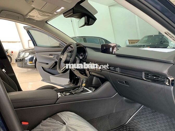 Mazda 3 luxury sx/đk 08-2025, 163km, BhVC đầy đủ.