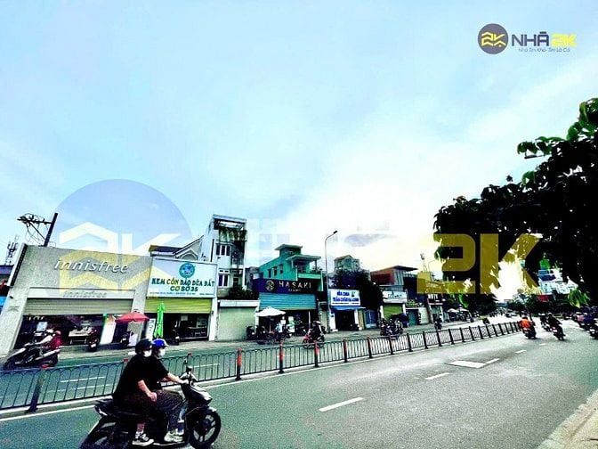 Nhà mặttiền phan văn trị,P5, GòVấp(đối diện SiêuThị Emart)_DT:12m x12m