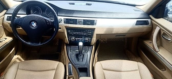 Dư dùng Bán rẻ BMW 320i 2012 Zin rất đẹp. Hoặc đổi xe lớn hơn!