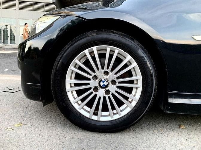 Dư dùng Bán rẻ BMW 320i 2012 Zin rất đẹp. Hoặc đổi xe lớn hơn!