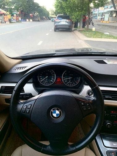 Dư dùng Bán rẻ BMW 320i 2012 Zin rất đẹp. Hoặc đổi xe lớn hơn!