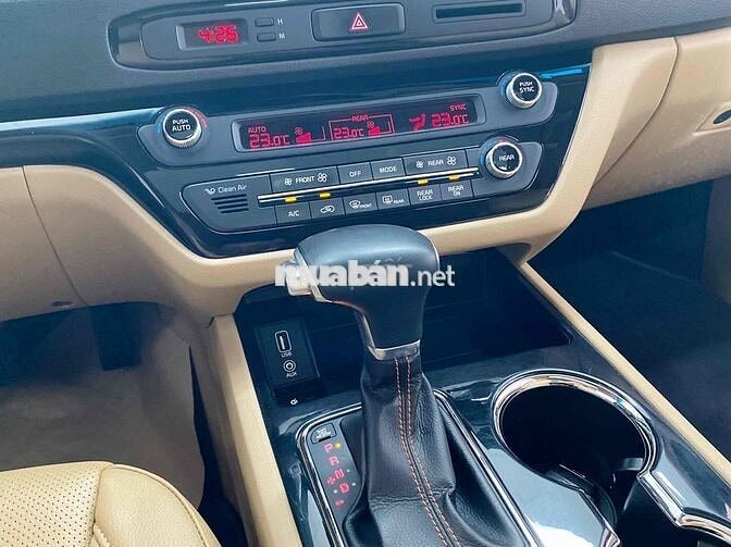 Kia Sedona 2018 2.2L DATH - 85000 km