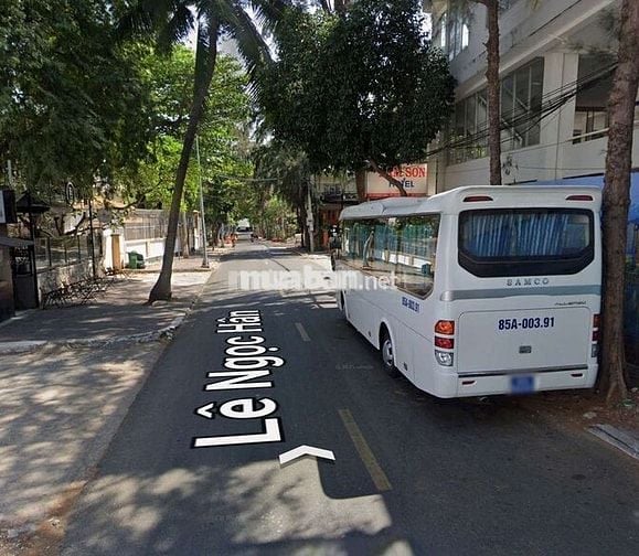 Mặt Tiền Cách Biển Bãi Trước  Vài Phút đi bộ ngang8,5m có  CCQH