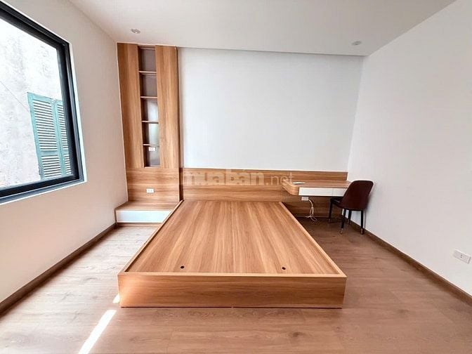 Hai Bà Trưng - Nhà 4 tầng xây mới - 30m ra mặt phố ô tô tránh - 5.9 tỷ