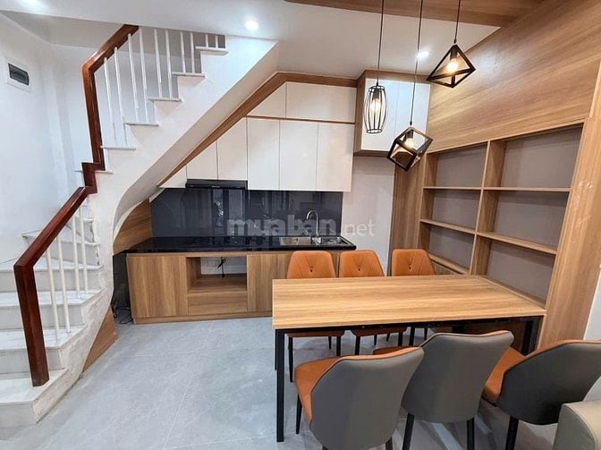 Hai Bà Trưng - Nhà 4 tầng xây mới - 30m ra mặt phố ô tô tránh - 5.9 tỷ