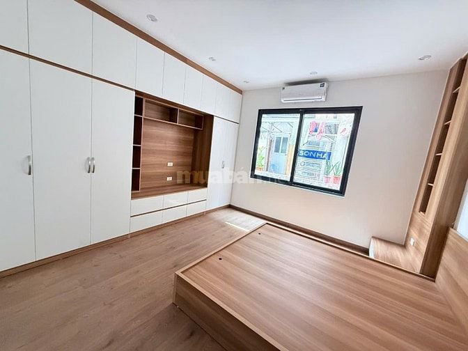 Hai Bà Trưng - Nhà 4 tầng xây mới - 30m ra mặt phố ô tô tránh - 5.9 tỷ