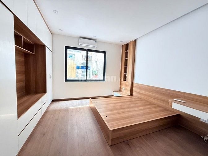 Hai Bà Trưng - Nhà 4 tầng xây mới - 30m ra mặt phố ô tô tránh - 5.9 tỷ