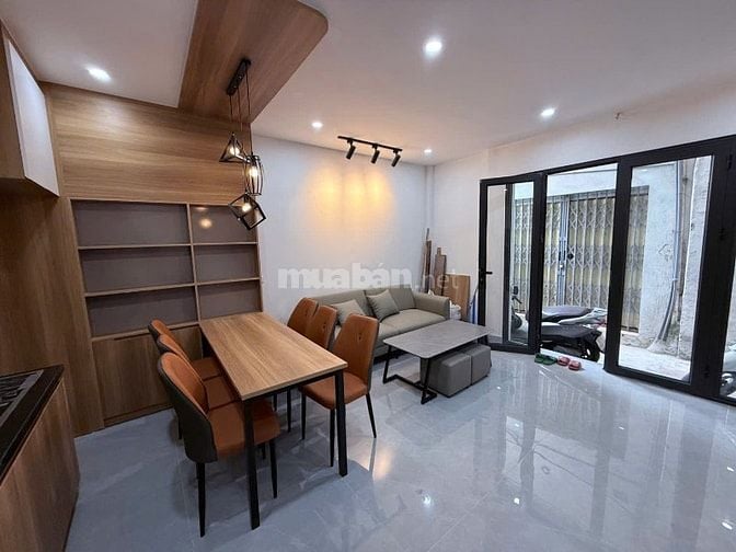 Hai Bà Trưng - Nhà 4 tầng xây mới - 30m ra mặt phố ô tô tránh - 5.9 tỷ