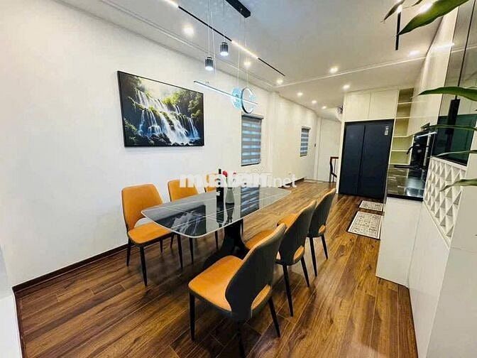 Em đang cần bán nhà 5t,40m tại Bà Triệu,HĐ,mới xây,ngõ to chỉ 8t