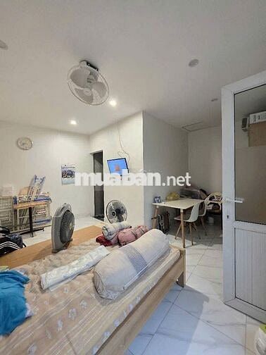 Bán lô đất 53m² phố Quan Nhân, ngõ ô tô thông, mặt tiền 5m, giá 13 tỷ