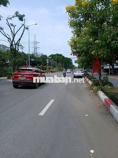 Chủ ko kinh doanh nữa nay bán mặt tiền vòng xoay bãi sau biển vũng tàu