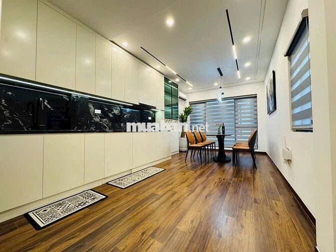 Em đang cần bán nhà 5t,40m tại Bà Triệu,HĐ,mới xây,ngõ to chỉ 8t