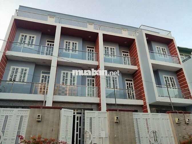 Nguyên Căn 4x18m nhà mới , đường trước nhà 9m , 1T 2L - 4PN có sân