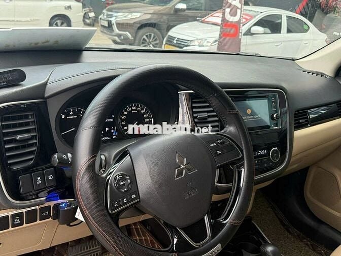 Mitsubishi Outlander 2.4L 2 cầu 2018