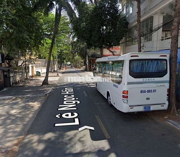 Mặt Tiền Cách Biển Bãi Trước  Vài Phút đi bộ ngang8,5m có  CCQH