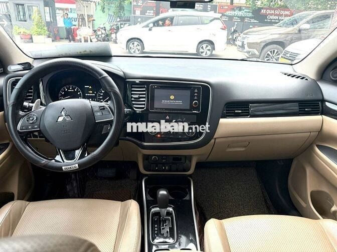 Mitsubishi Outlander 2.4L 2 cầu 2018