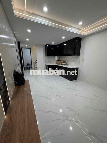 Nhà mới xây 4 tầng, siêu đẹp, dọn vào ở ngay