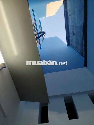 Nguyên Căn 4x18m nhà mới , đường trước nhà 9m , 1T 2L - 4PN có sân