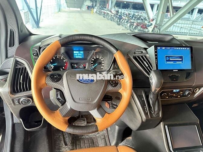 Ford Transit 2019 Limousine rất đẹp hỗ trợ vay 70%
