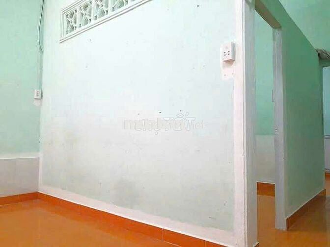 Nhà Hẻm 4x10 1pn 1wc mới sạch sẽ