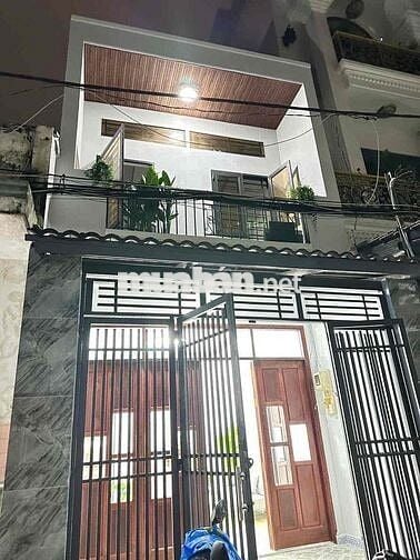 CHỈ 47860 CÓ NGAY CĂN NHÀ 3 pn 2 wc có sân phươi có thông giá hẻm ô to