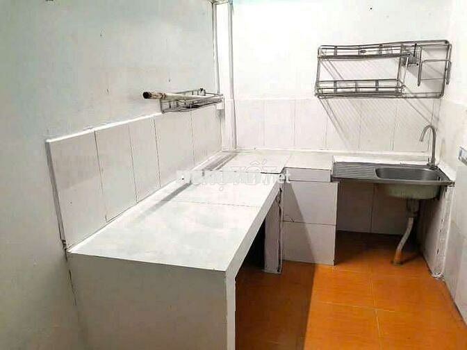 Nhà Hẻm 4x10 1pn 1wc mới sạch sẽ