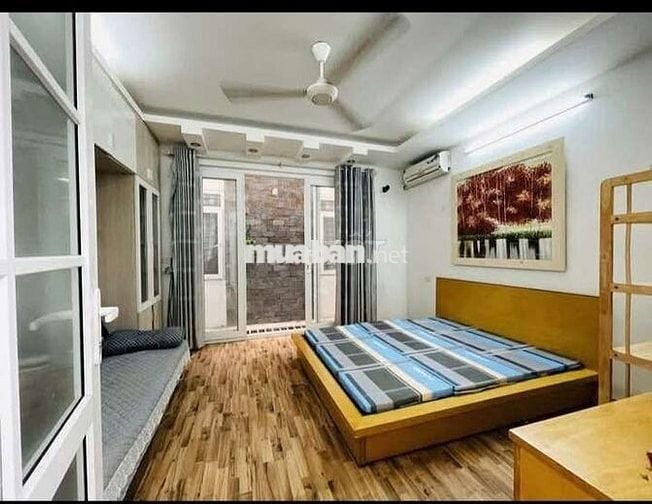 Tôi cần bán nhà mặt ngõ Văn Cao, 5tầng full nội thất.