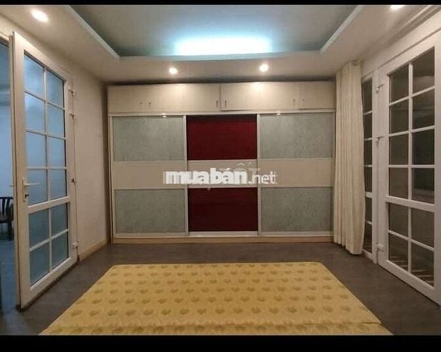 Tôi cần bán nhà mặt ngõ Văn Cao, 5tầng full nội thất.