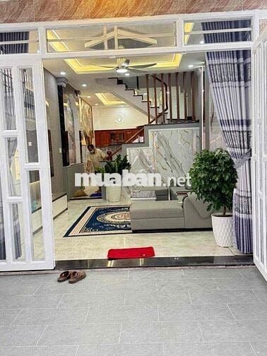 Nhà 1 trẹt 2 lầu . ngay Hà Huy Giáp vào 100m. dt 4x18m