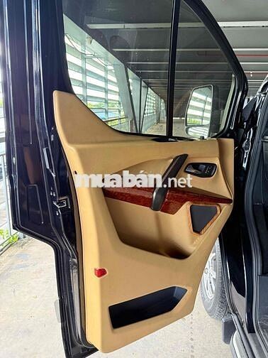 Ford Transit 2019 Limousine rất đẹp hỗ trợ vay 70%