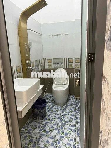 Nhà 1 trẹt 2 lầu . ngay Hà Huy Giáp vào 100m. dt 4x18m