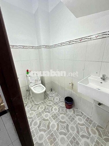 CHỈ 47860 CÓ NGAY CĂN NHÀ 3 pn 2 wc có sân phươi có thông giá hẻm ô to