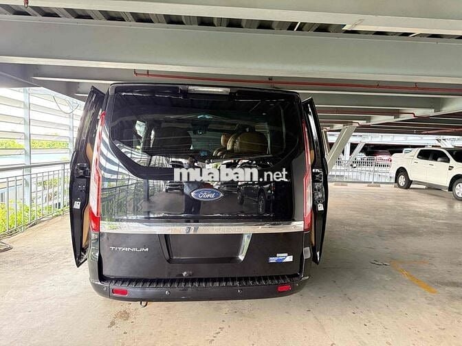 Ford Transit 2019 Limousine rất đẹp hỗ trợ vay 70%