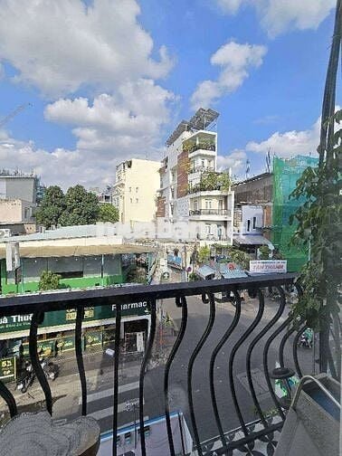 NHÀ MẶT TIỀN ĐEP-PHÚ NHUÂN-VỊ TRÍ VÀNG-NƠI ĐÁNG SỐNG.