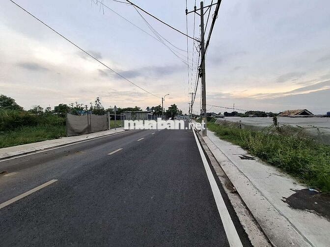 Nhà mt xtt2 hóc môn sát vành đai 3