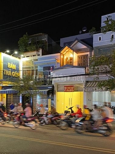 Chính chủ bán nhà mặt tiền Huỳnh Tấn Phát sổ hồng.