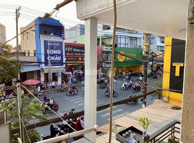 Chính chủ bán nhà mặt tiền Huỳnh Tấn Phát sổ hồng.