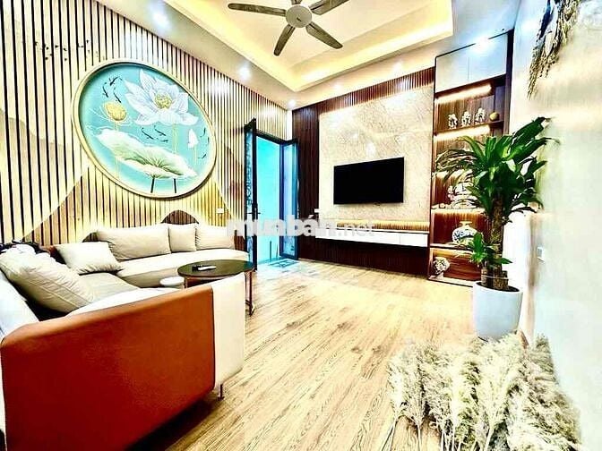 NHÀ ĐẸP - FULL NỘI THẤT - DIỆN TÍCH RỘNG -ĐỦ CÔNG NĂNG - GÀN CHỢ DÂN S