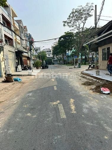 Nhà MTNB Khu Tên Lửa sát công viên dt 5x20m nhà 3.5 tấm giá 11.2 tỷ TL