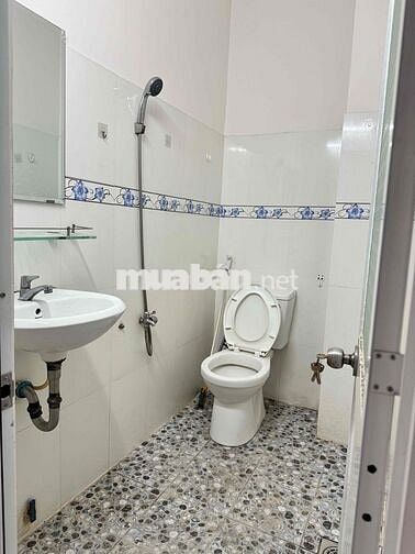 Nhà nguyên căn, 4 phòng ngủ, ngay cầu Long Kiển Lê Văn Lương