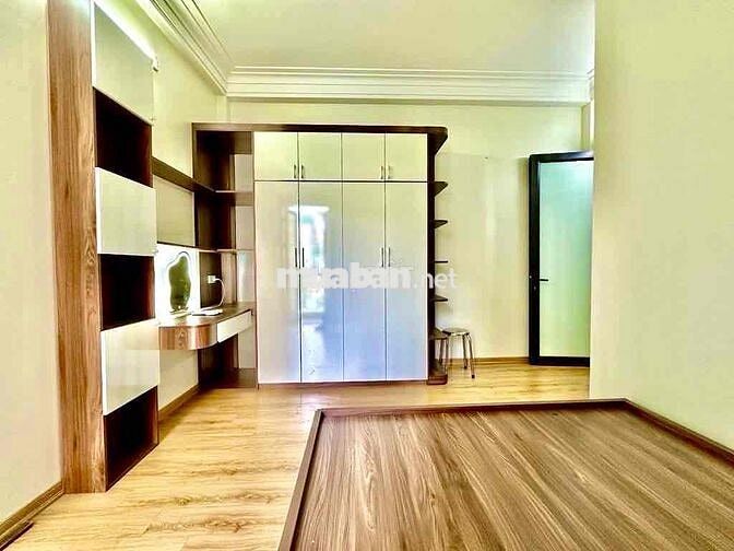 NHÀ ĐẸP - FULL NỘI THẤT - DIỆN TÍCH RỘNG -ĐỦ CÔNG NĂNG - GÀN CHỢ DÂN S