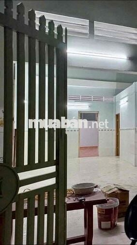 nhà trệt 8 x25 có 2pn sân để xe hơi trong nhà