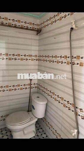 nhà trệt 8 x25 có 2pn sân để xe hơi trong nhà