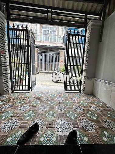 Nhà nguyên căn, 4 phòng ngủ, ngay cầu Long Kiển Lê Văn Lương