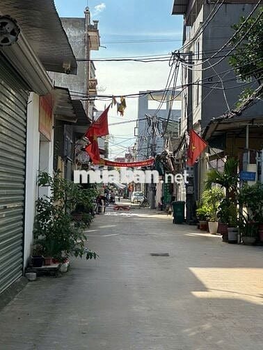 Bán nhà 3 tầng - gần 40m2 - Full sổ đỏ thổ cư