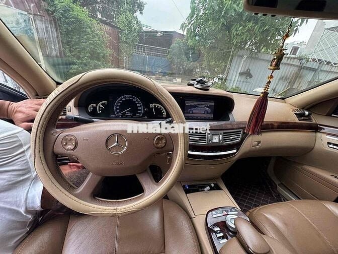 Mercedes Benz S550 - V8-5.5L