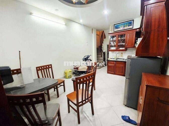 Nhà phố Hào Nam, vài nhà ra phố,  25m , 5 tầng,