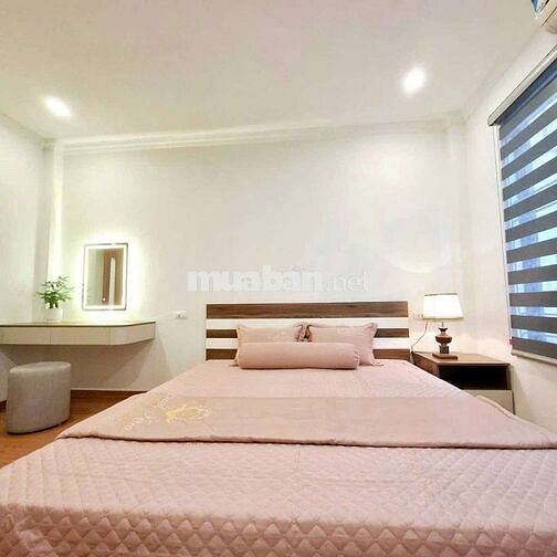 BÁN NHÀ THẠCH BÀN 30M2 XÂY 5 TẦNG 3 NGỦ TẶNG FULL NỘI THẤT , Ở SƯỚNG