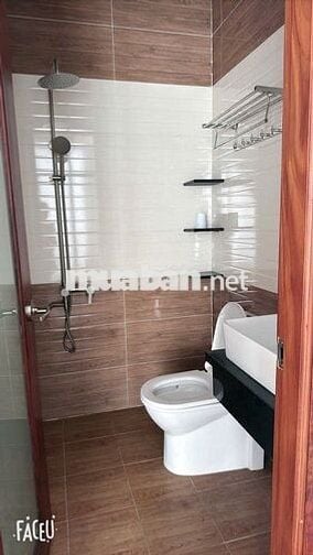 Nhà nguyên căn HXH p. TSN 4,4x15 3 lầu mới full nội thất