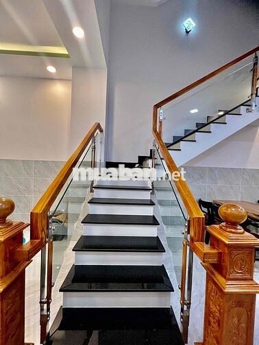Nhà Mới DT 280m2 1Trệt 4Lầu 6Pn 7Wc Sân Thượng Hẻm Xe Tải Vỉa Hè Mát